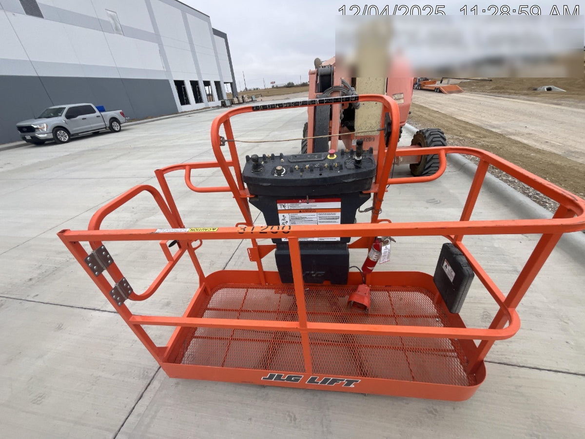 2019 JLG 450AJ