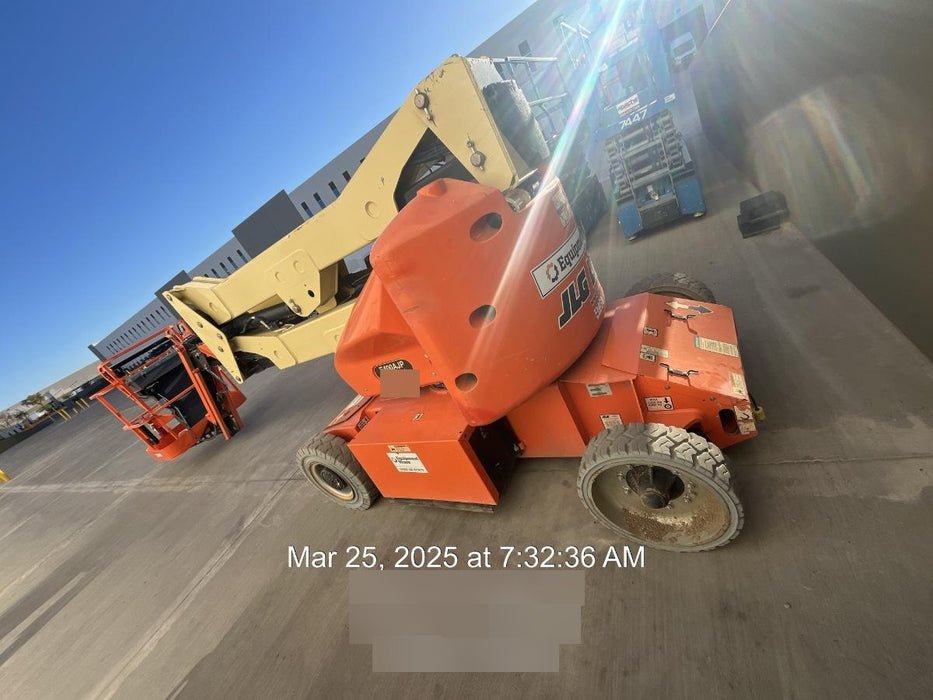 2019 JLG E400AJPN