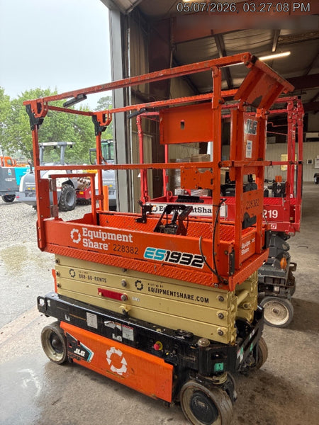 2022 JLG ES1932