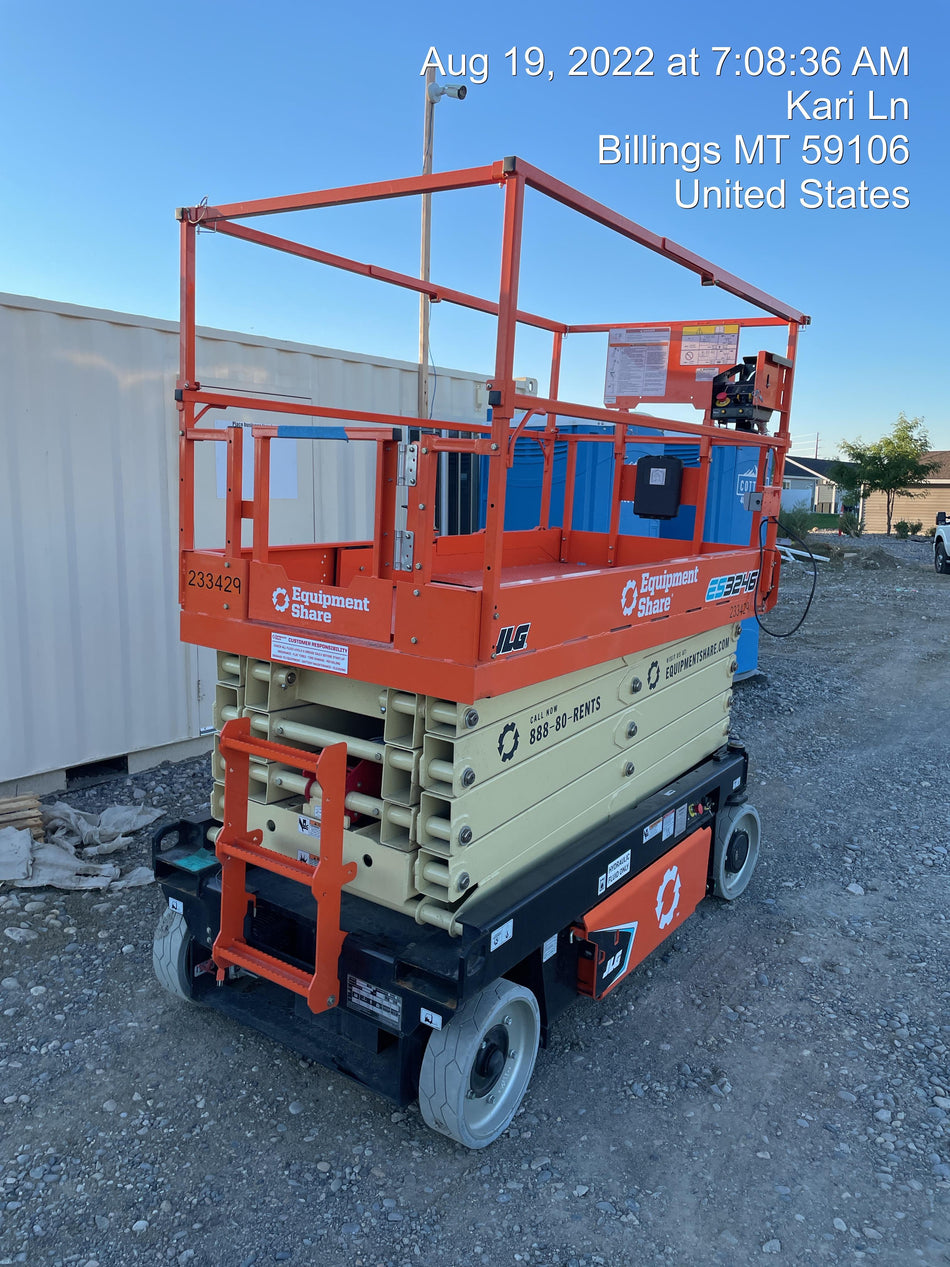 2022 JLG ES3246