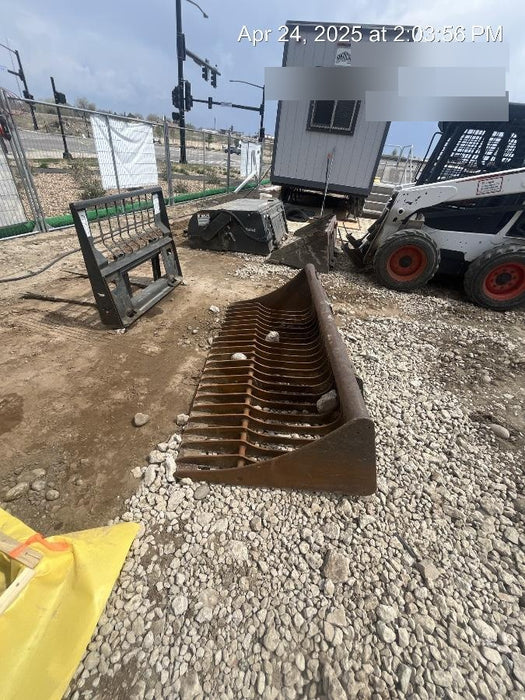 2019 BOBCAT 74" Rock Bucket - Bobcat