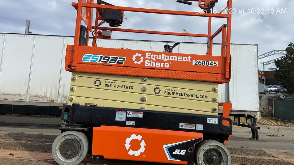 2022 JLG ES1932