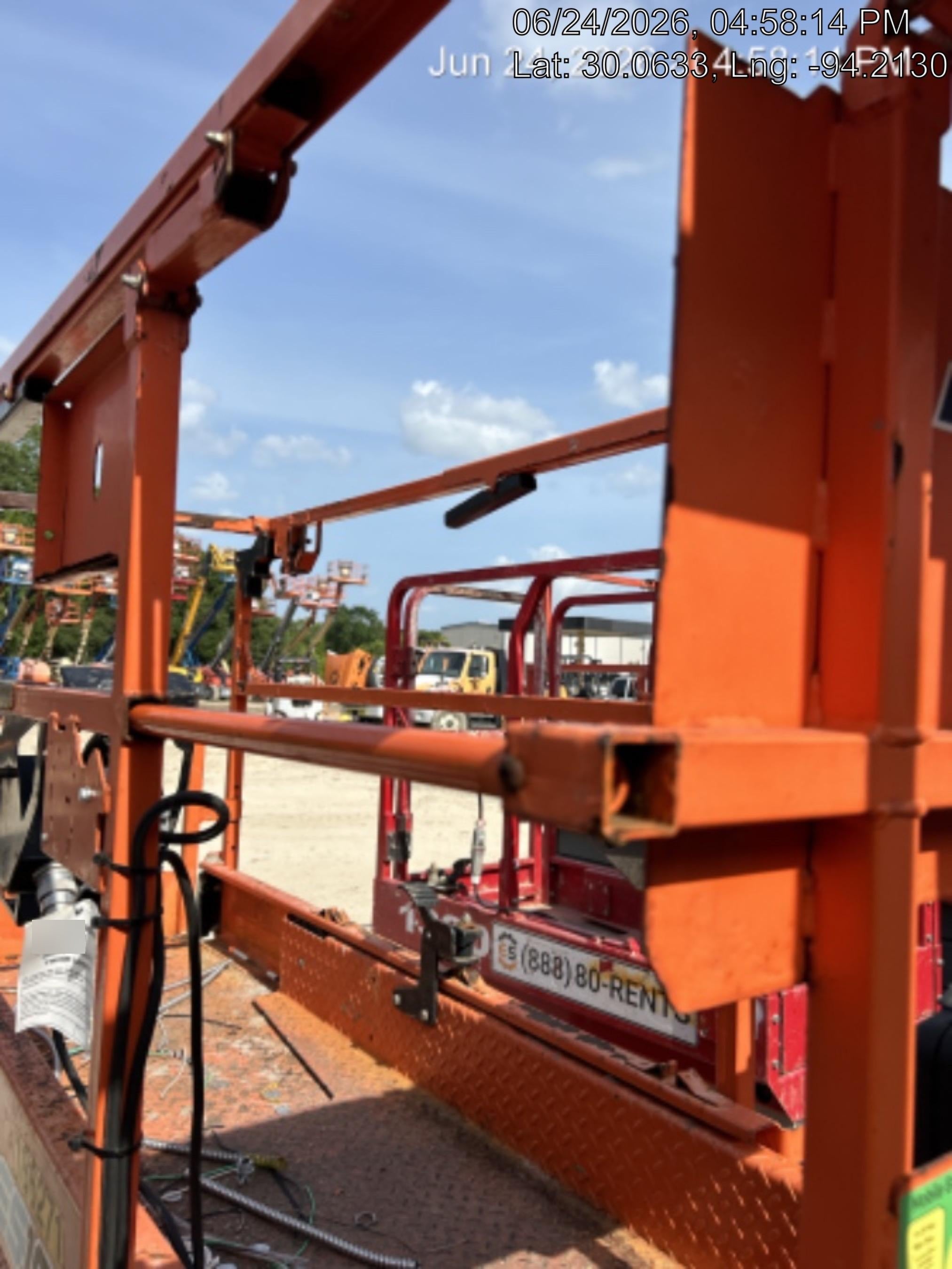 2021 JLG ES1932