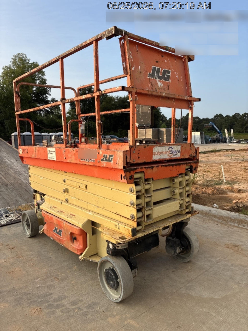 2016 JLG 3246ES