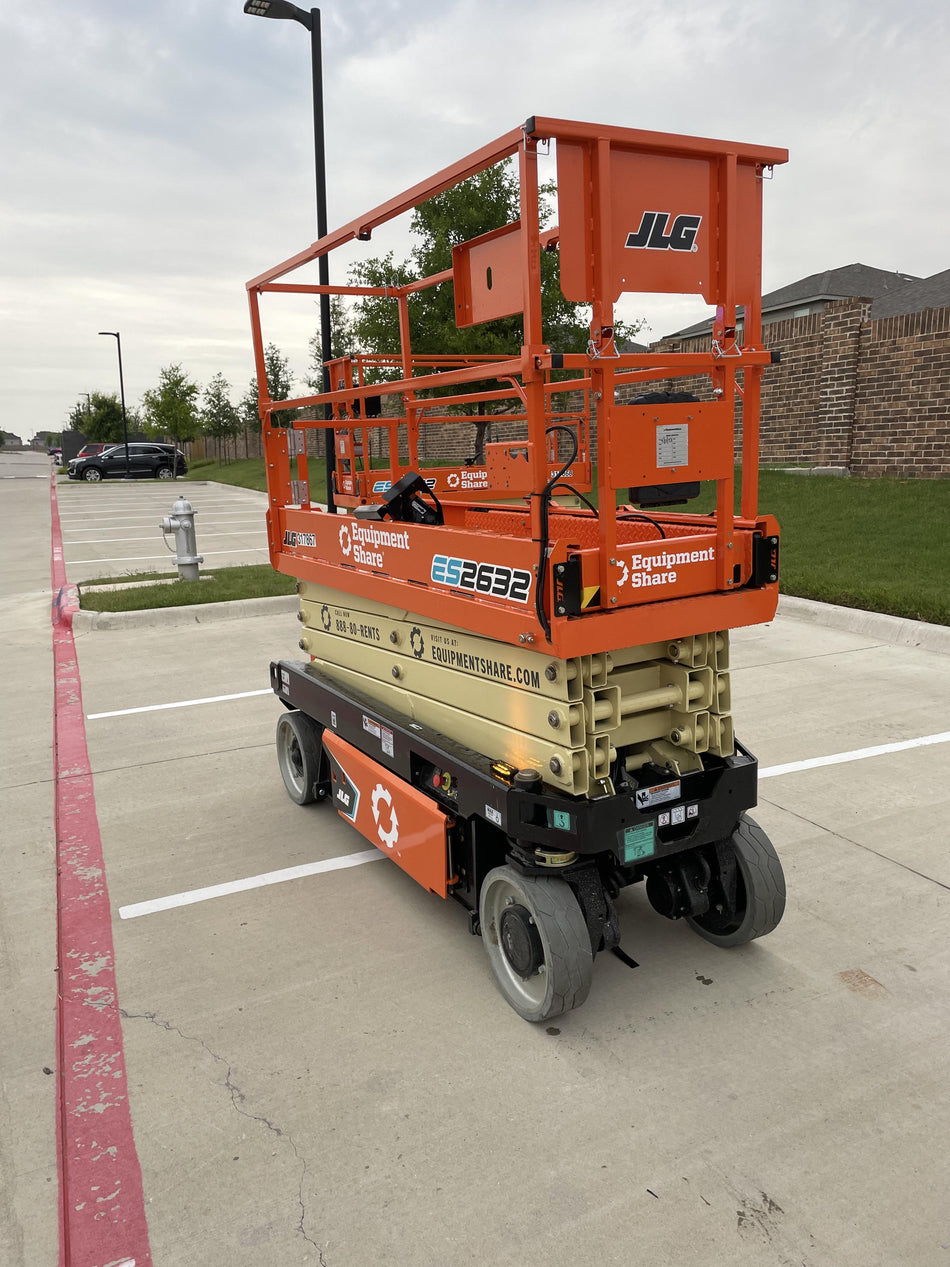 2023 JLG ES2632