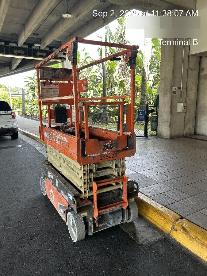 2022 JLG ES1932