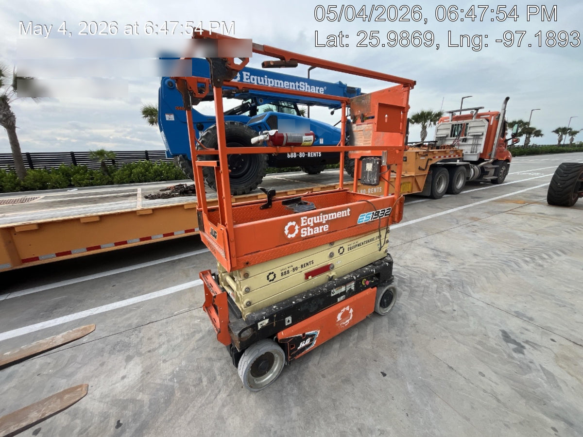 2023 JLG ES1932