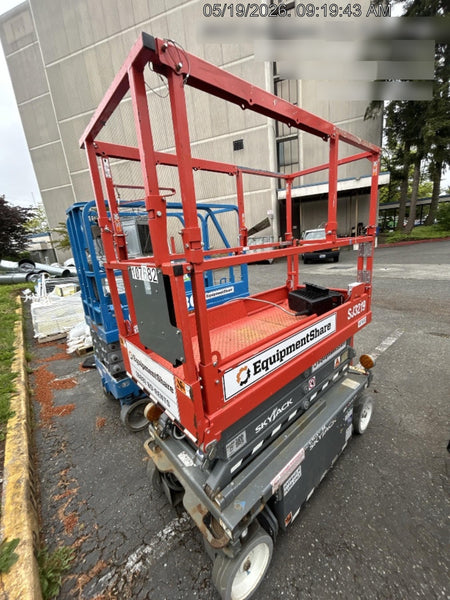 2020 Skyjack SJIII-3219 Solid NM Tires, Half height spring hinged entry gate, Dual Beacons, 800W Inverter