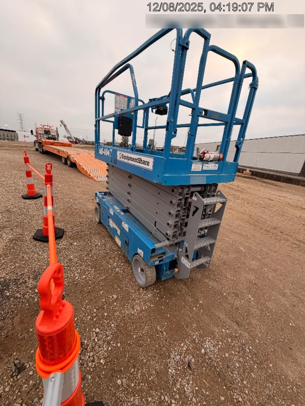 2019 Genie GS-4047 Folding rails with half height swing gate