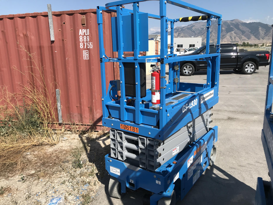 2020 Genie GS-1930 Solid Non Marking Tires, Beacon, Folding rails with half height swing gate, 800W Inverter