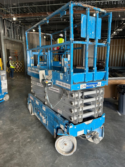 2018 Genie GS-3232 Genie GS3232 Lift w/Folding Rails and Swing Gate