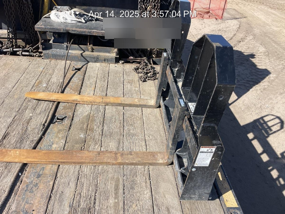 2022 TAKEUCHI 48" Pallet Forks - Takeuchi