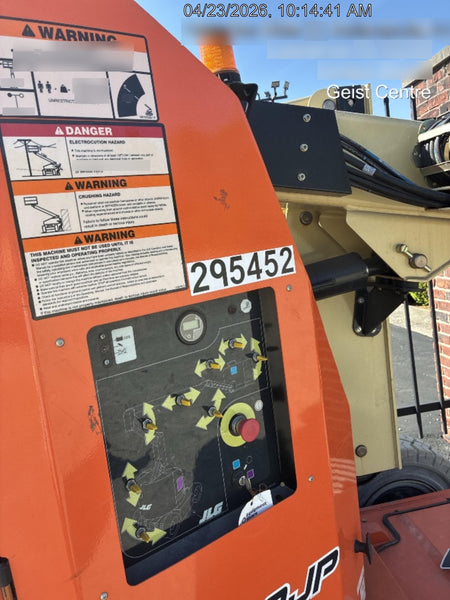 2023 JLG E300AJP