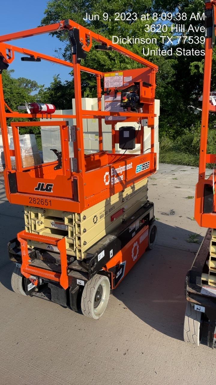 2022 JLG ES1932
