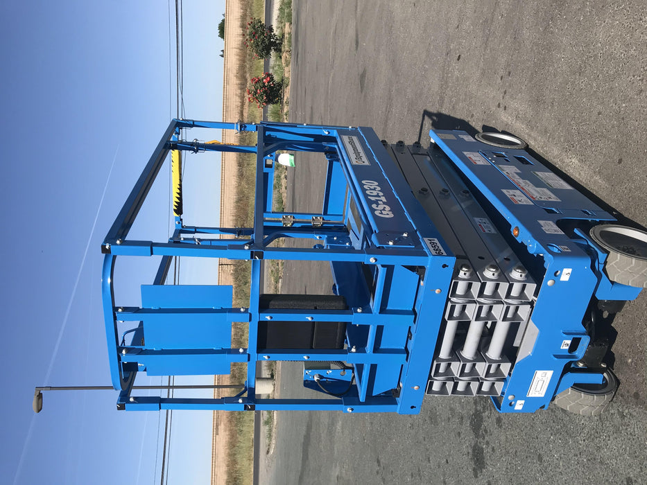 2020 Genie GS-1930 Solid Non Marking Tires, Beacon, Folding rails with half height swing gate, 800W Inverter