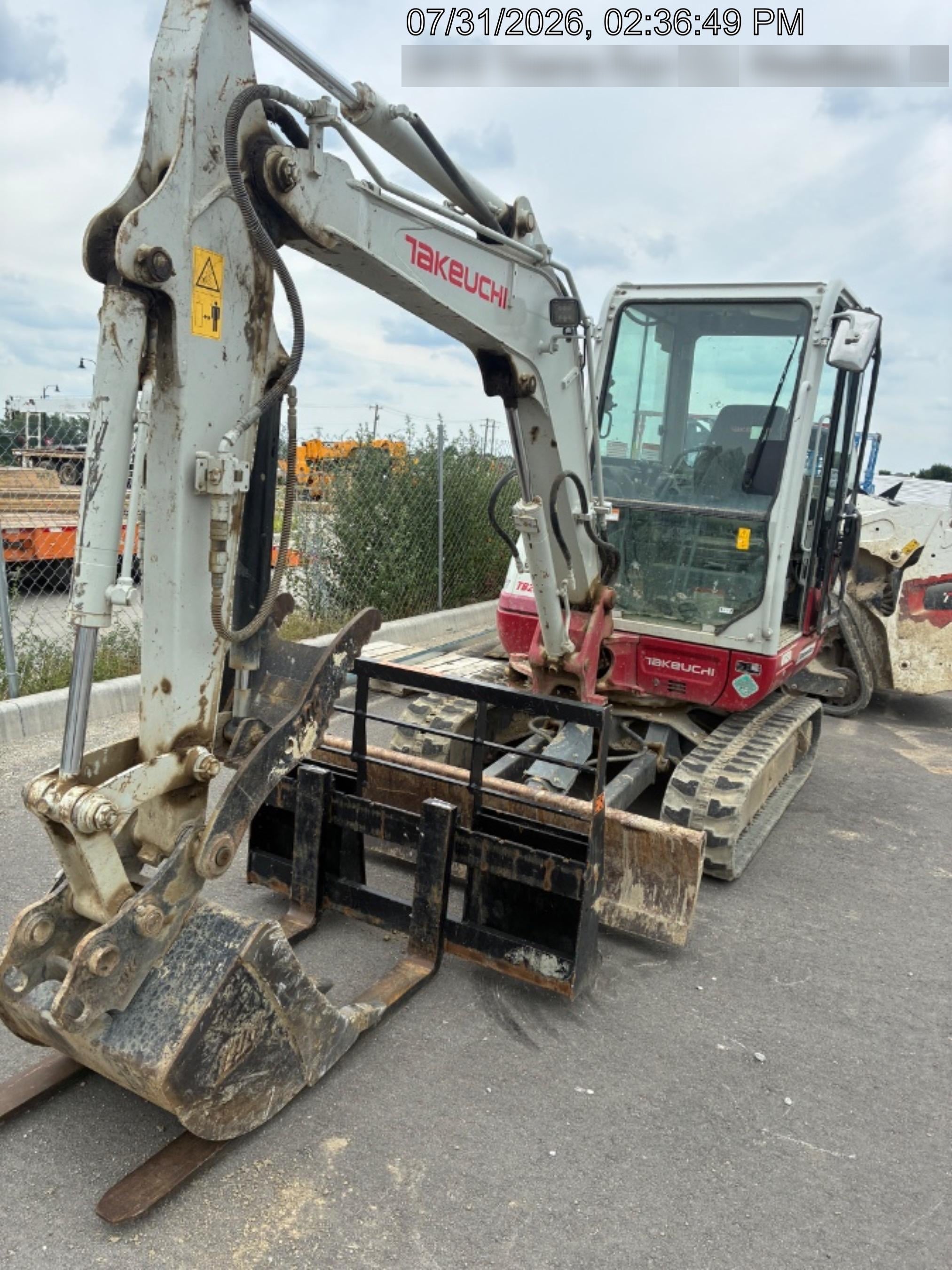 2020 TAKEUCHI TB235-2CR
