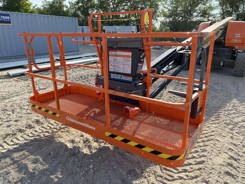 2023 JLG 660SJ