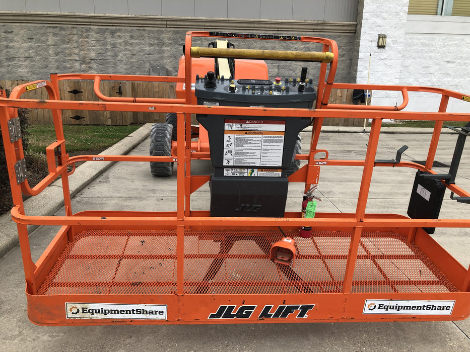 2019 JLG 400S