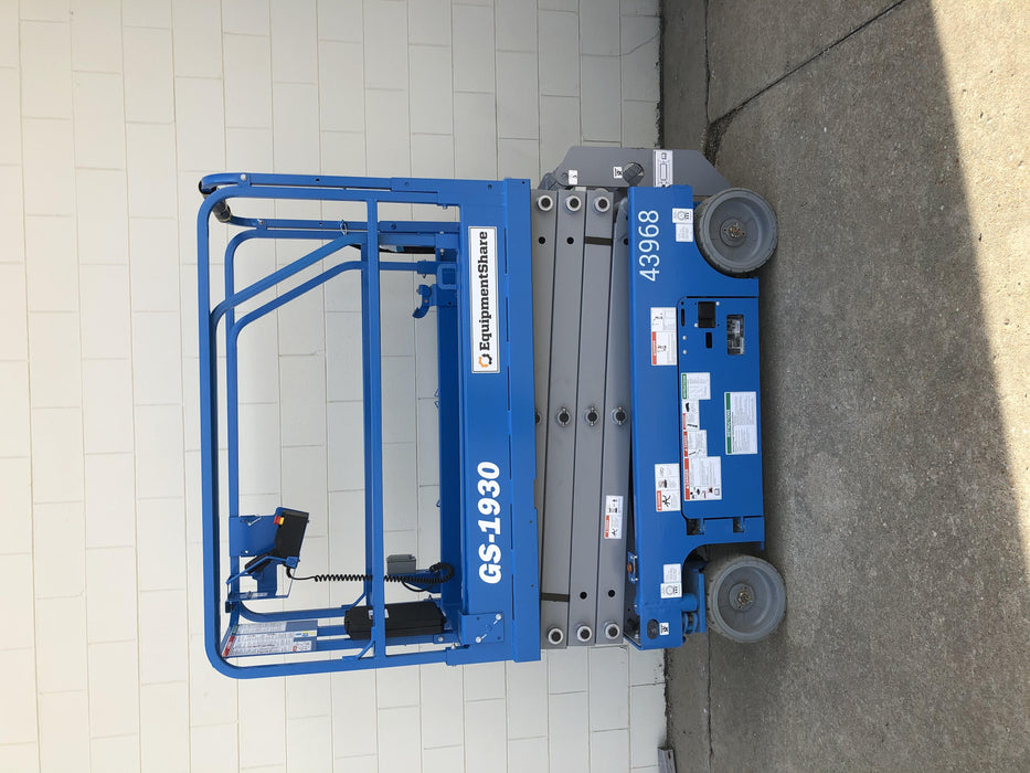 2019 Genie GS-1930 Fixed rails with chain Entry