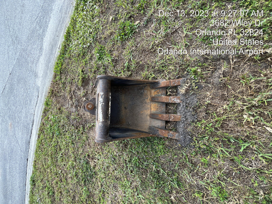 2016 WERK-BRAU 18" Bucket - Werk-Brau