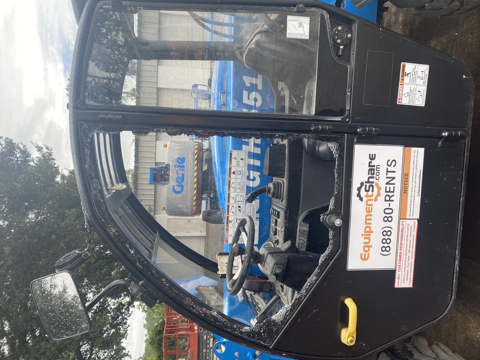 2018 Genie GTH-5519 Genie GTH-5519 Telehandler w/Enclosed Cab w/HVAC, 48" Carriage/Forks, Solid RT Tires, Work Light Package