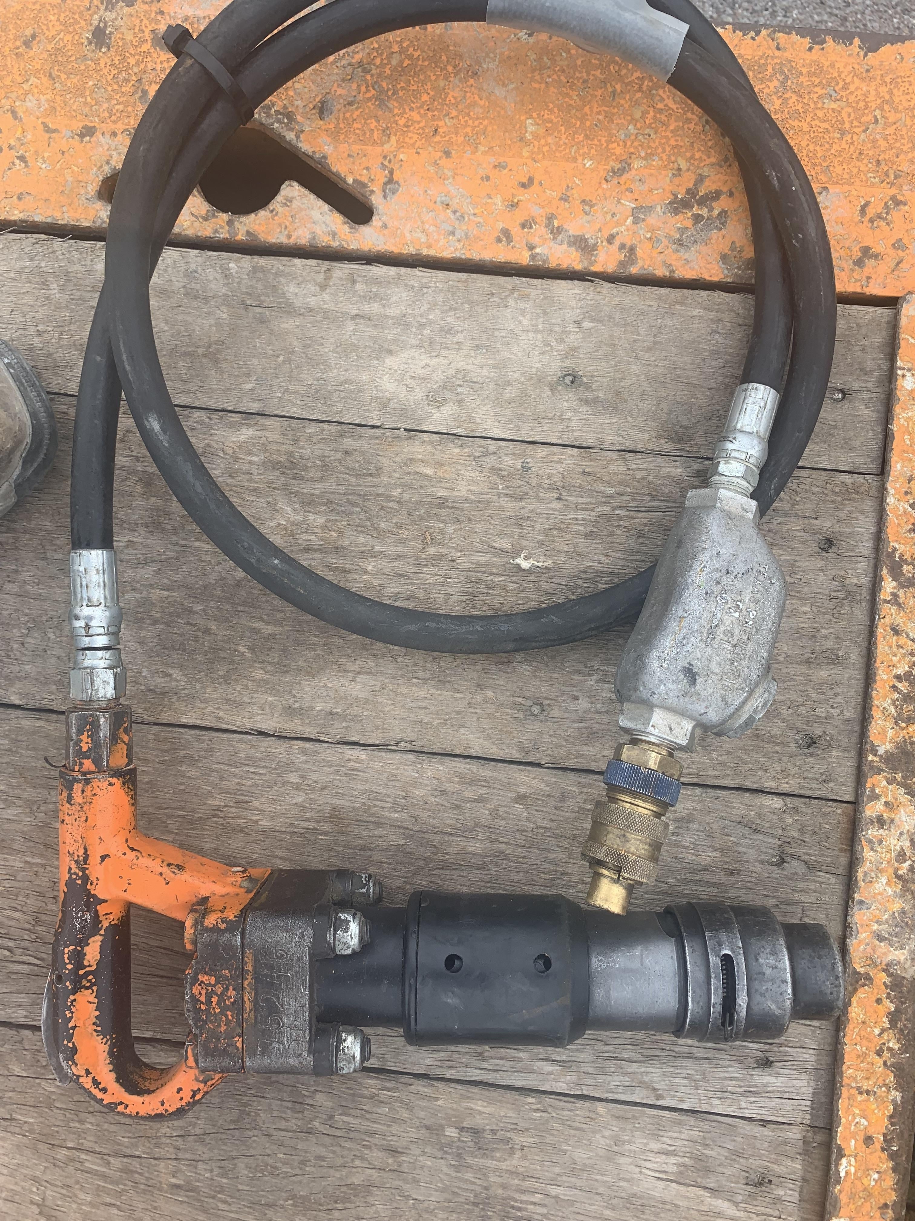 2020 MICHIGAN PNEUMATIC ES-CH3R-TRACKER