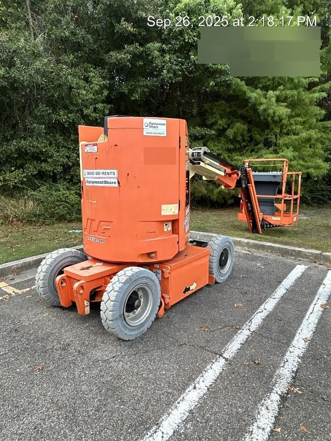 2019 JLG E300AJP