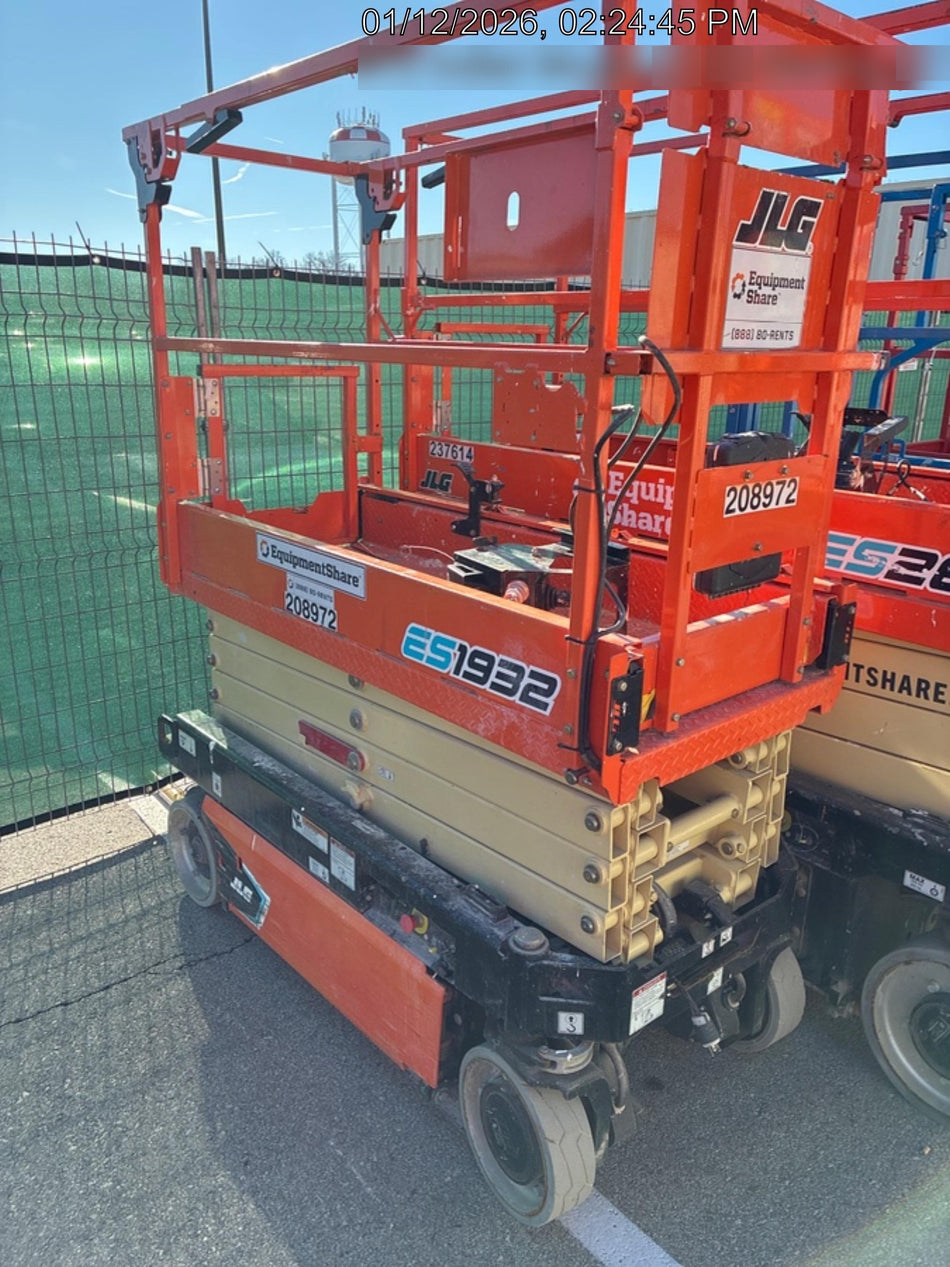 2022 JLG ES1932