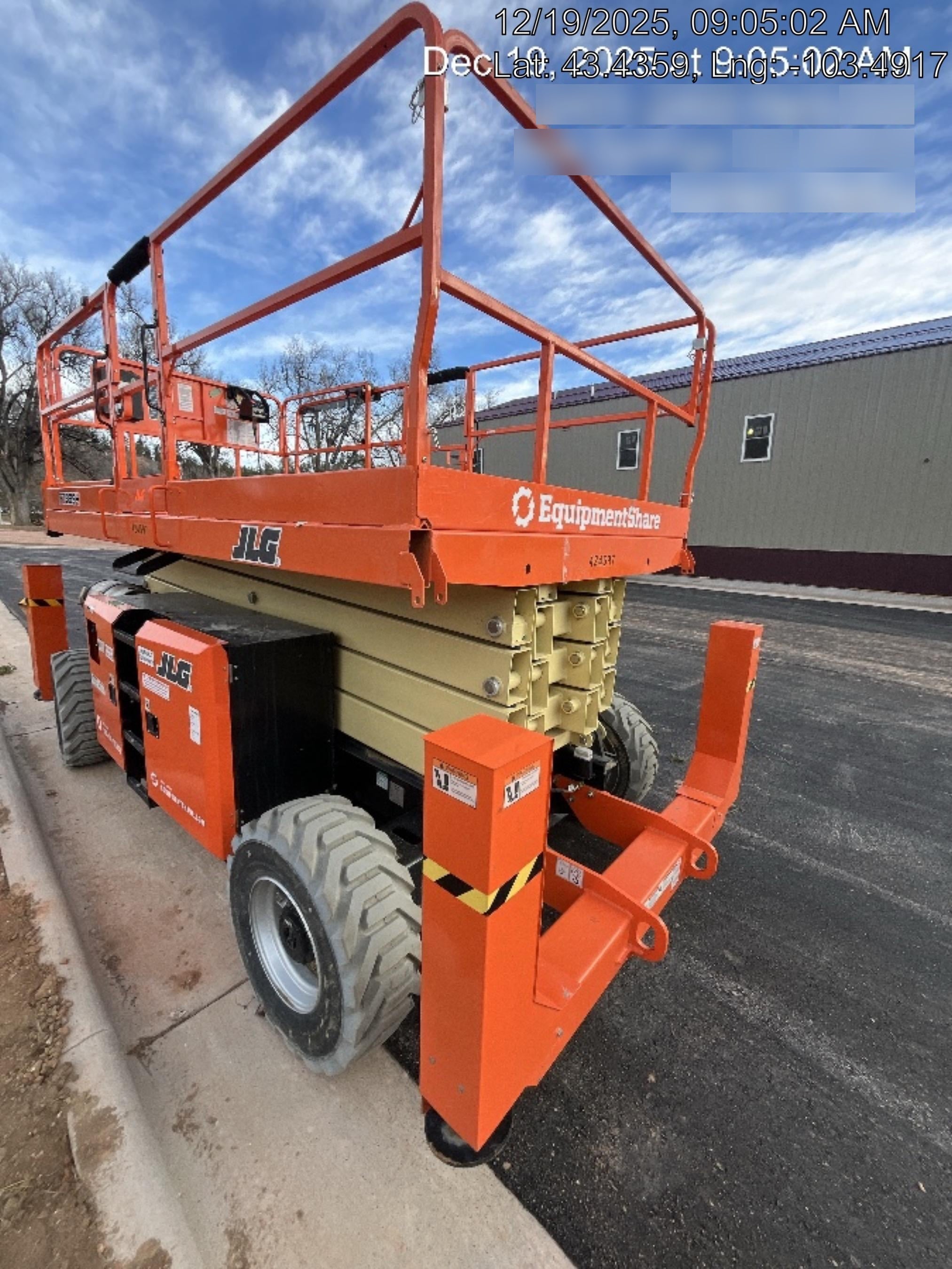 2024 JLG RT4394
