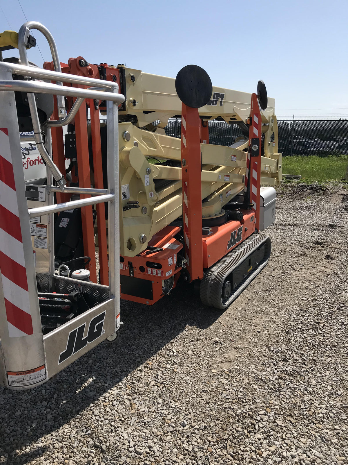 2022 JLG X600AJ