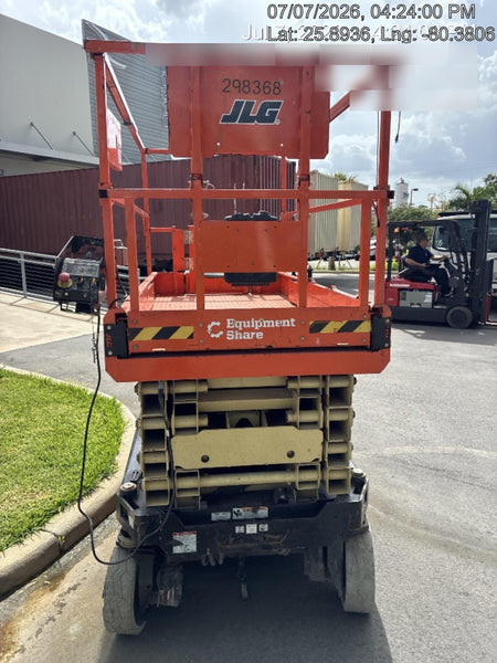 2023 JLG ES3246