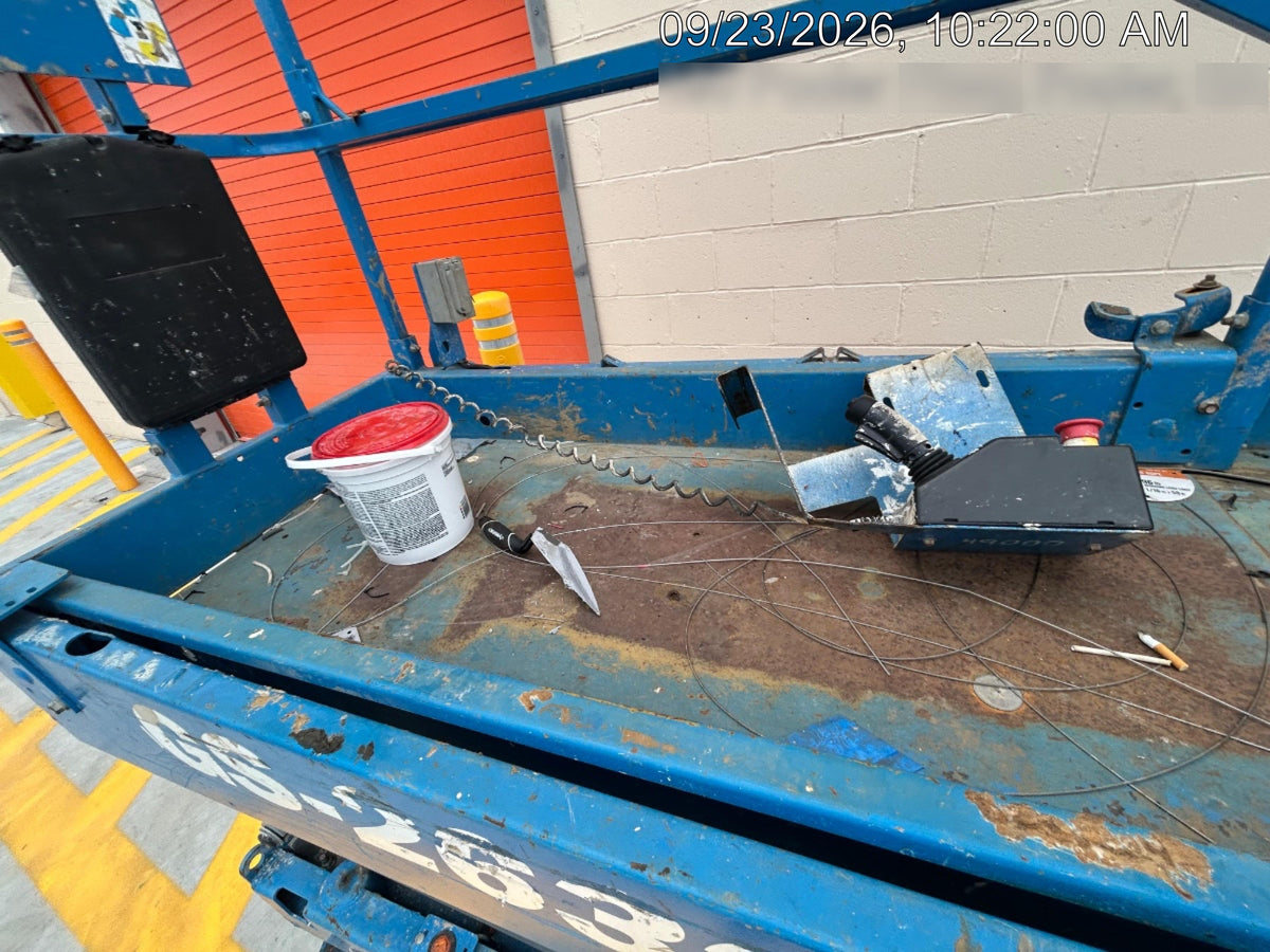 2019 Genie GS-2632 Folding rails with half height swing gate