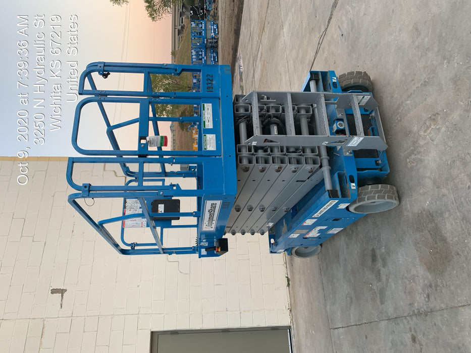 2019 Genie GS-4047 Folding rails with half height swing gate