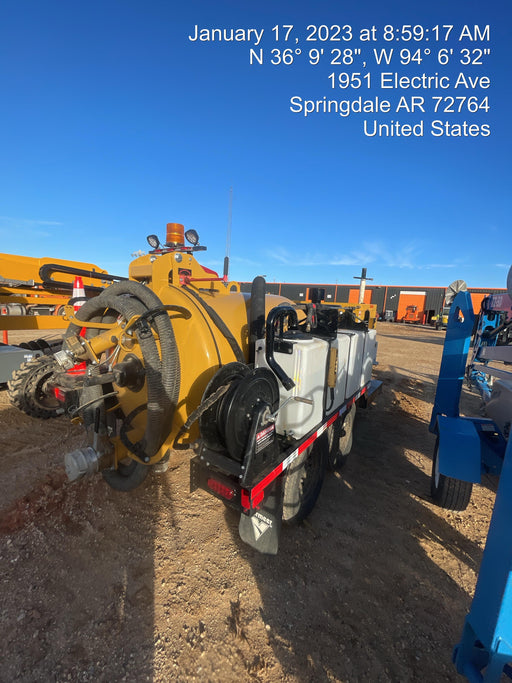 2022 Vac-Tron LP573XDT T4 Koehler Diesel Engine, 500 Gallon Debris Tank, x2 100 Gallon Water Tanks
