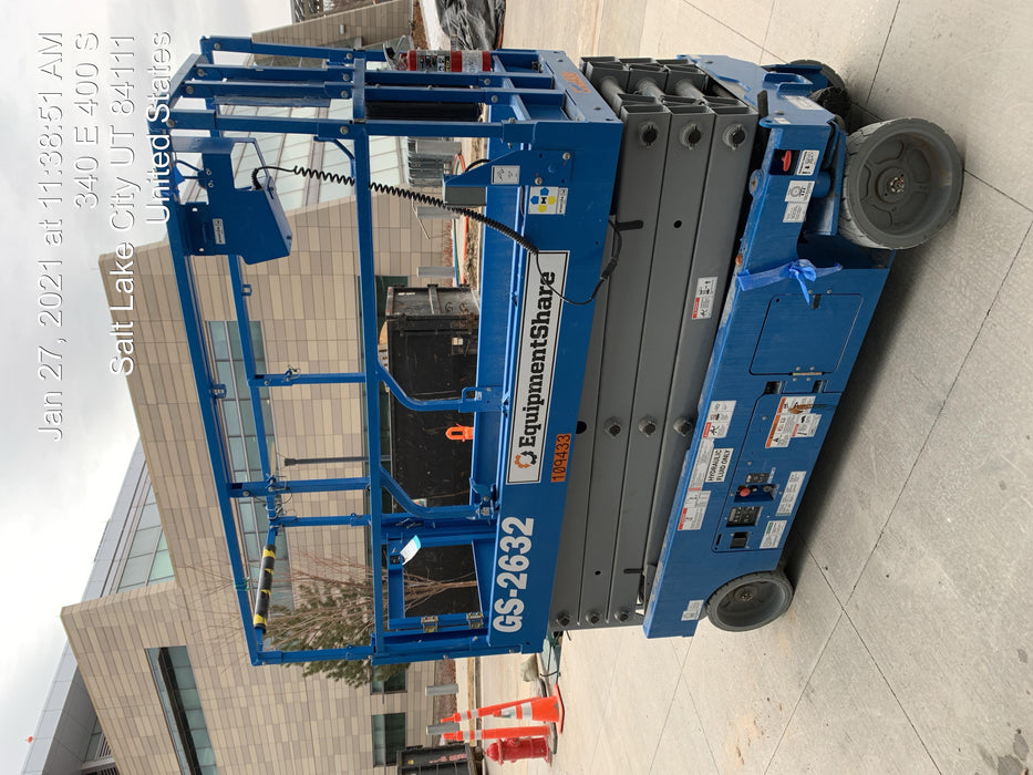 2020 Genie GS-2632 Solid NM Tires, Folding Rails with Half-Height Swing Gate, Beacon