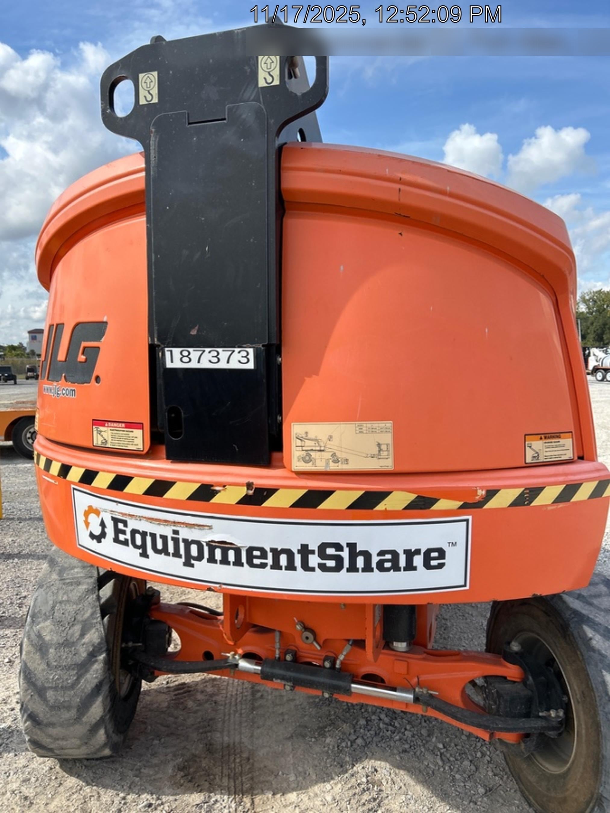 2021 JLG 400S
