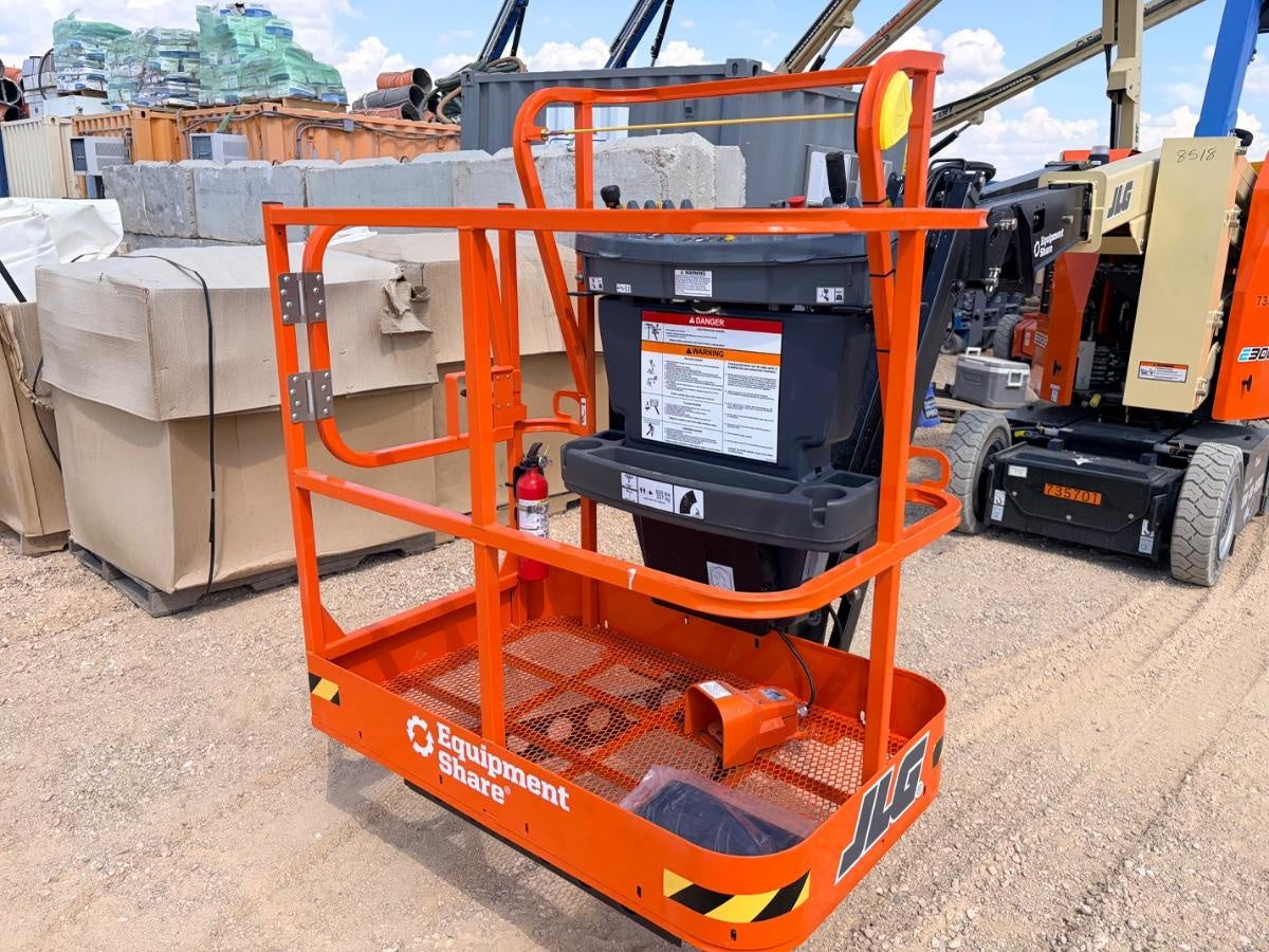 2026 JLG E300AJP