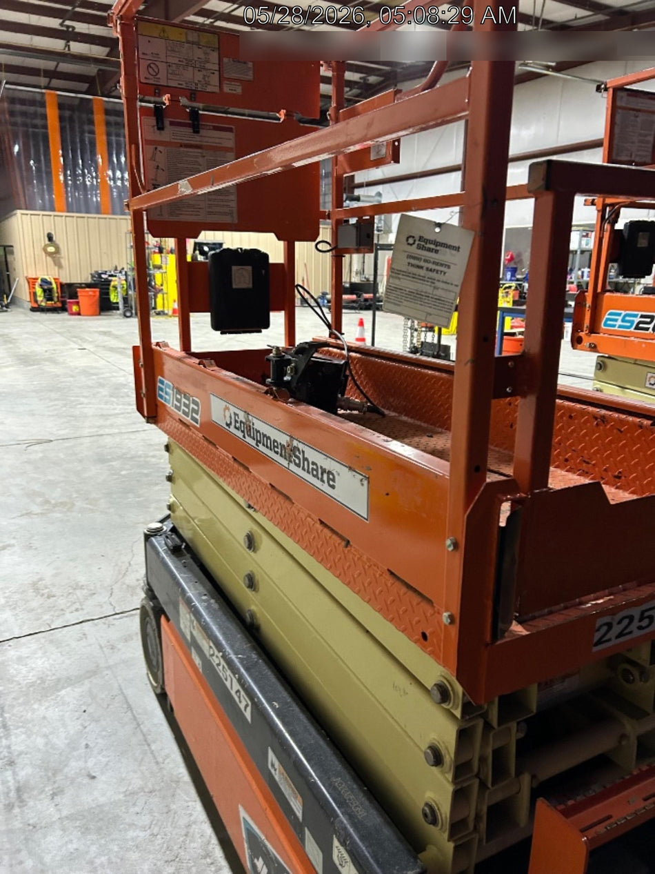 2022 JLG ES1932