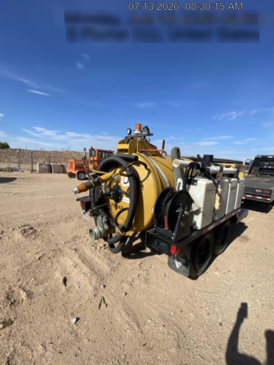 2021 Vac-Tron LP573XDT T4 Koehler Diesel Engine, 500 Gallon Debris Tank, x2 100 Gallon Water Tanks