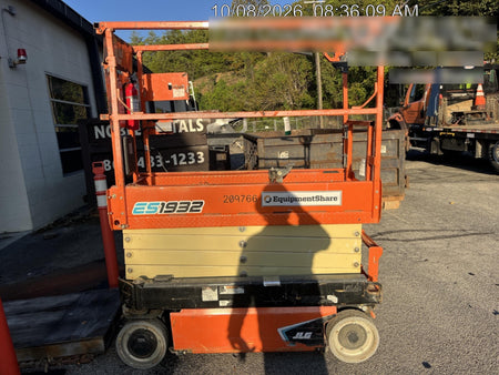 2022 JLG ES1932