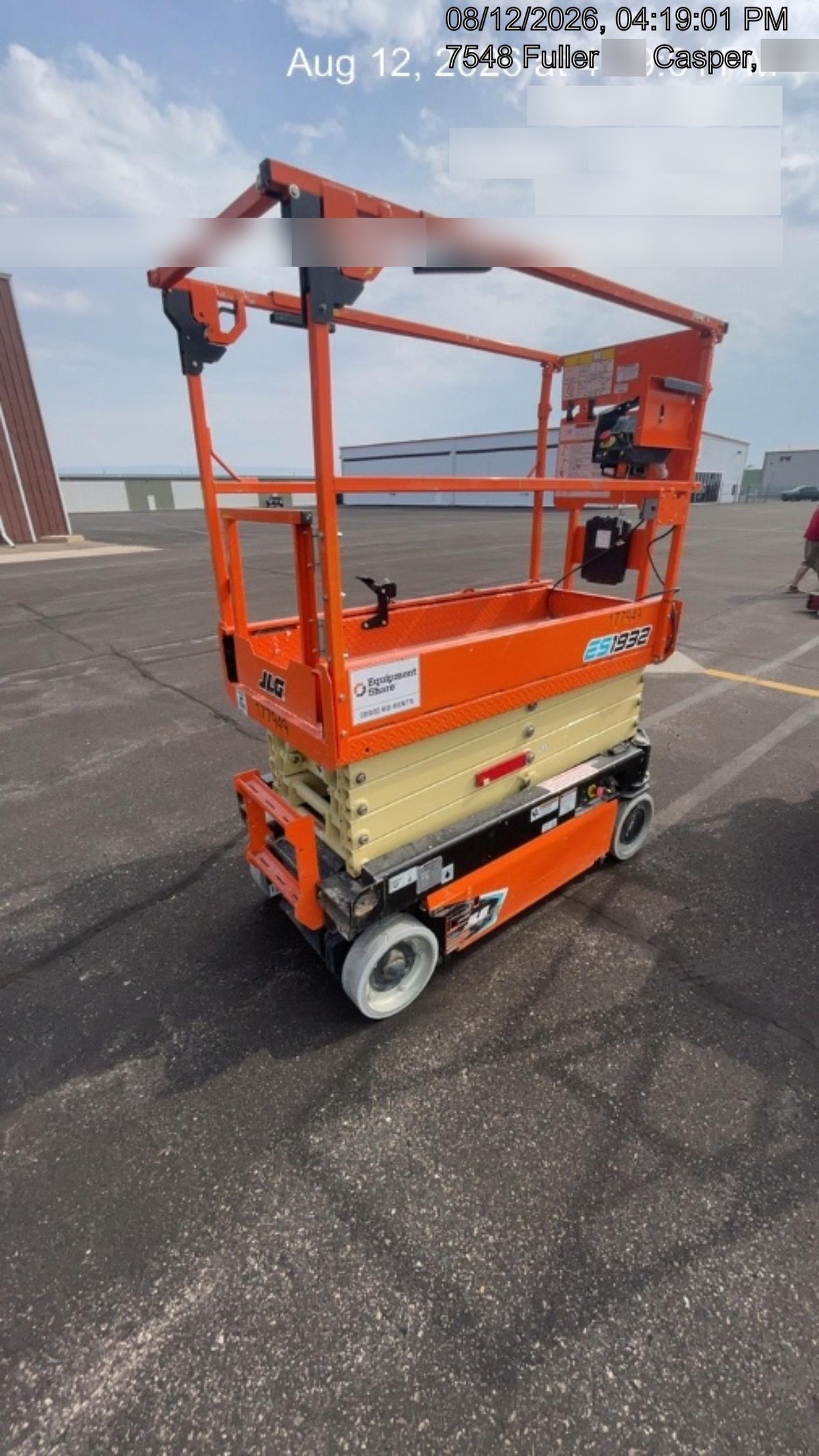 2021 JLG ES1932