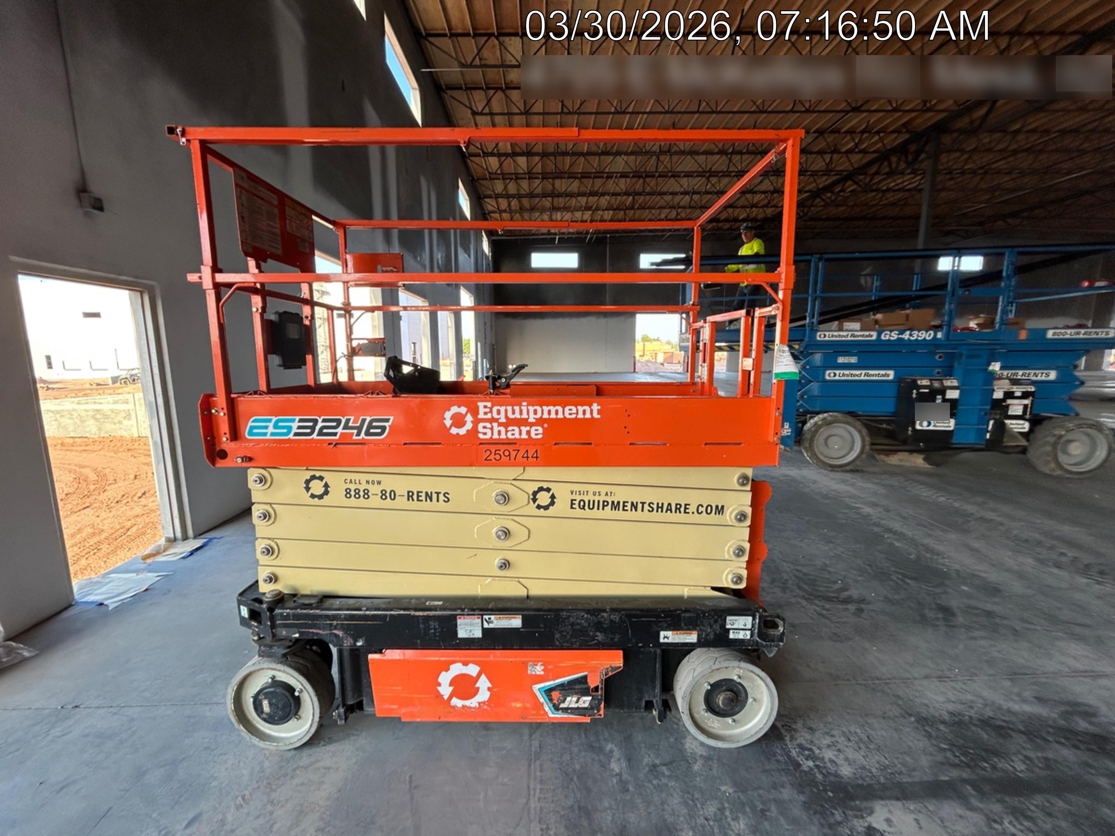 2022 JLG ES3246