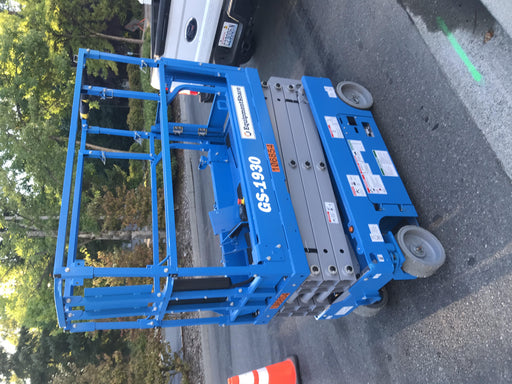 2020 Genie GS-1930 Solid Non Marking Tires, Beacon, Folding rails with half height swing gate, 800W Inverter