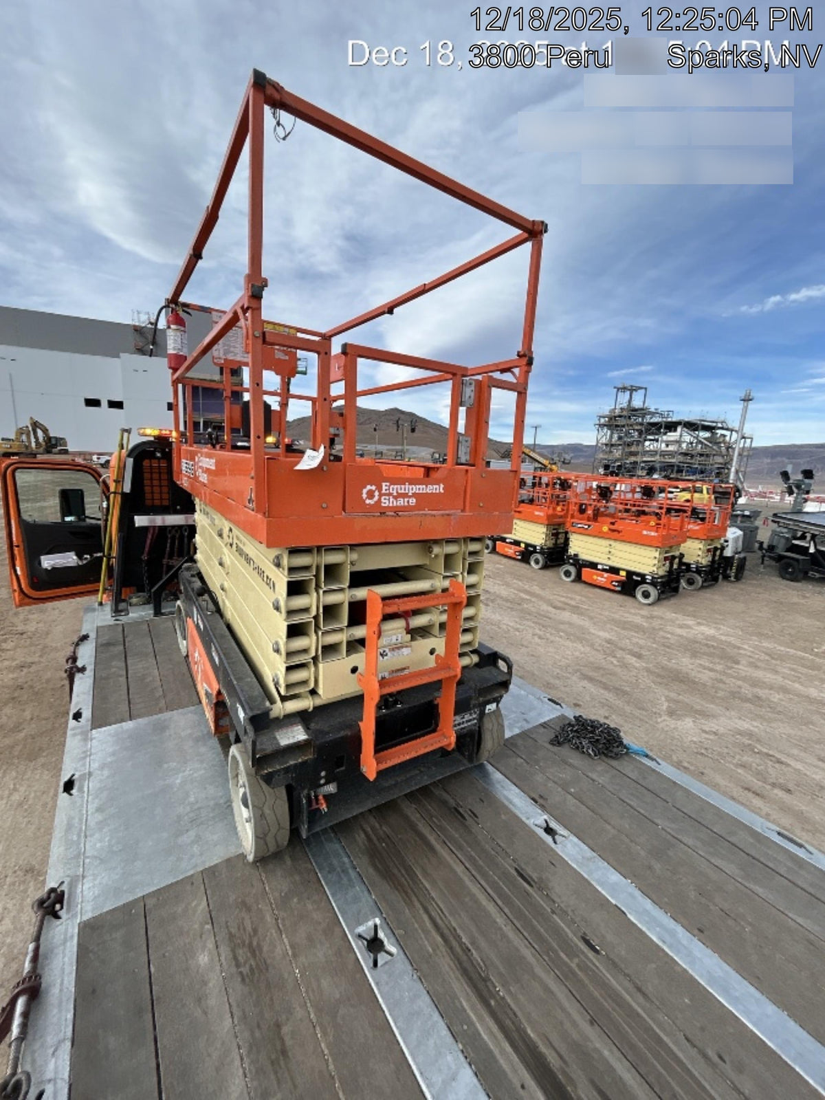 2022 JLG ES3246