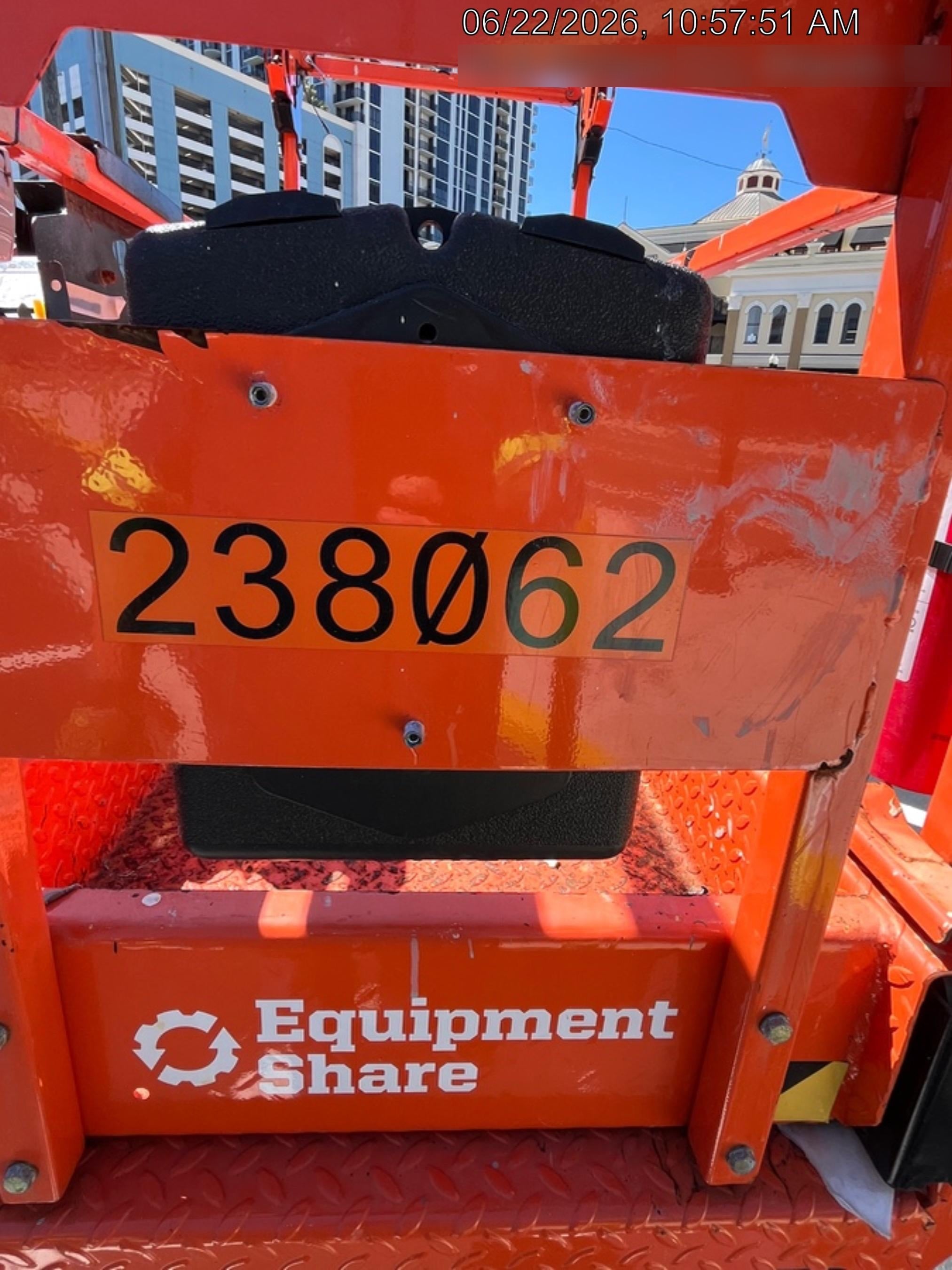 2022 JLG ES1932
