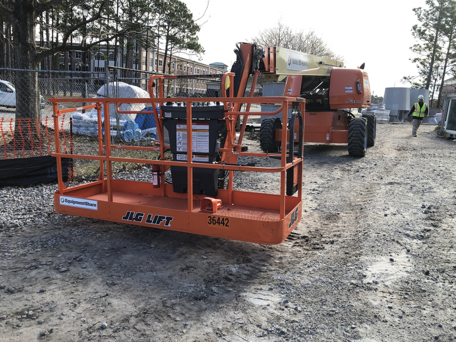 2019 JLG 660SJ