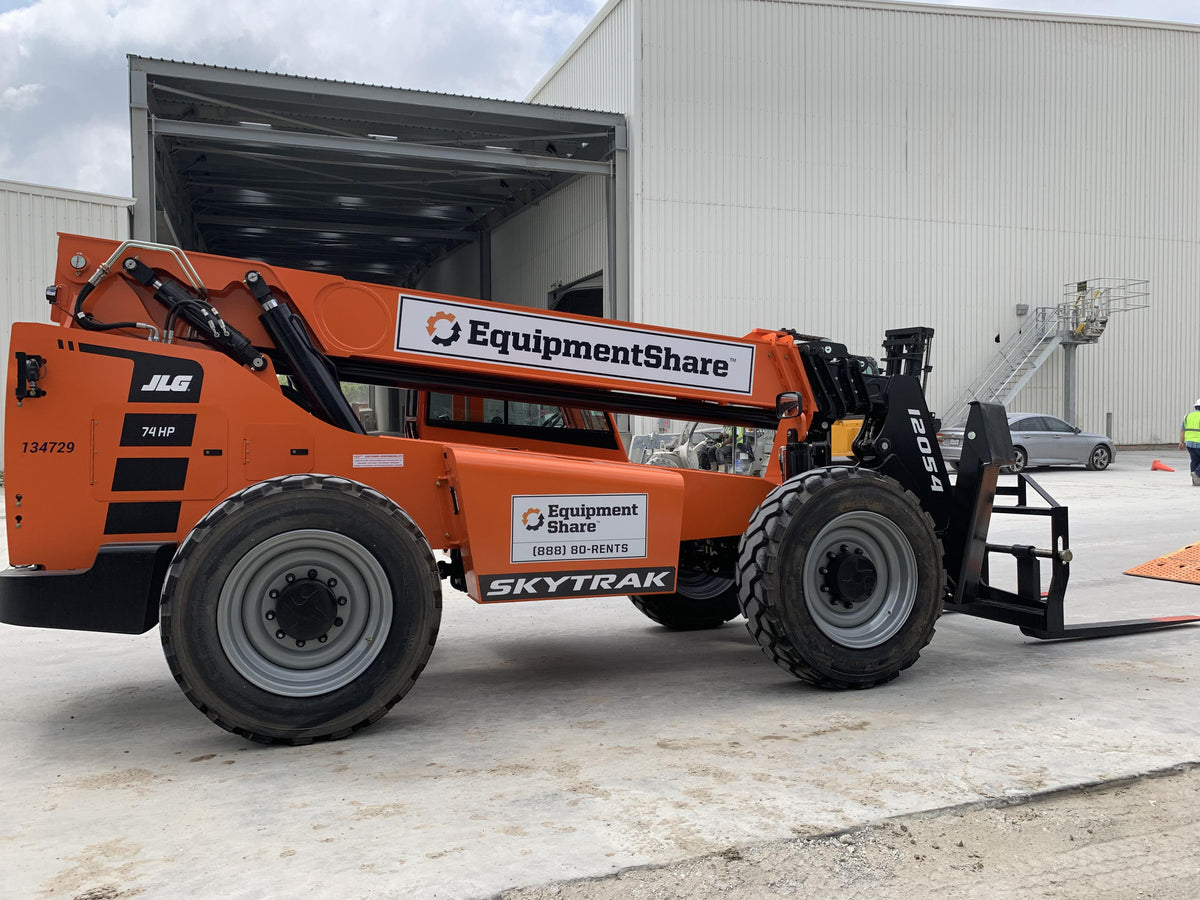 2021 JLG 12054