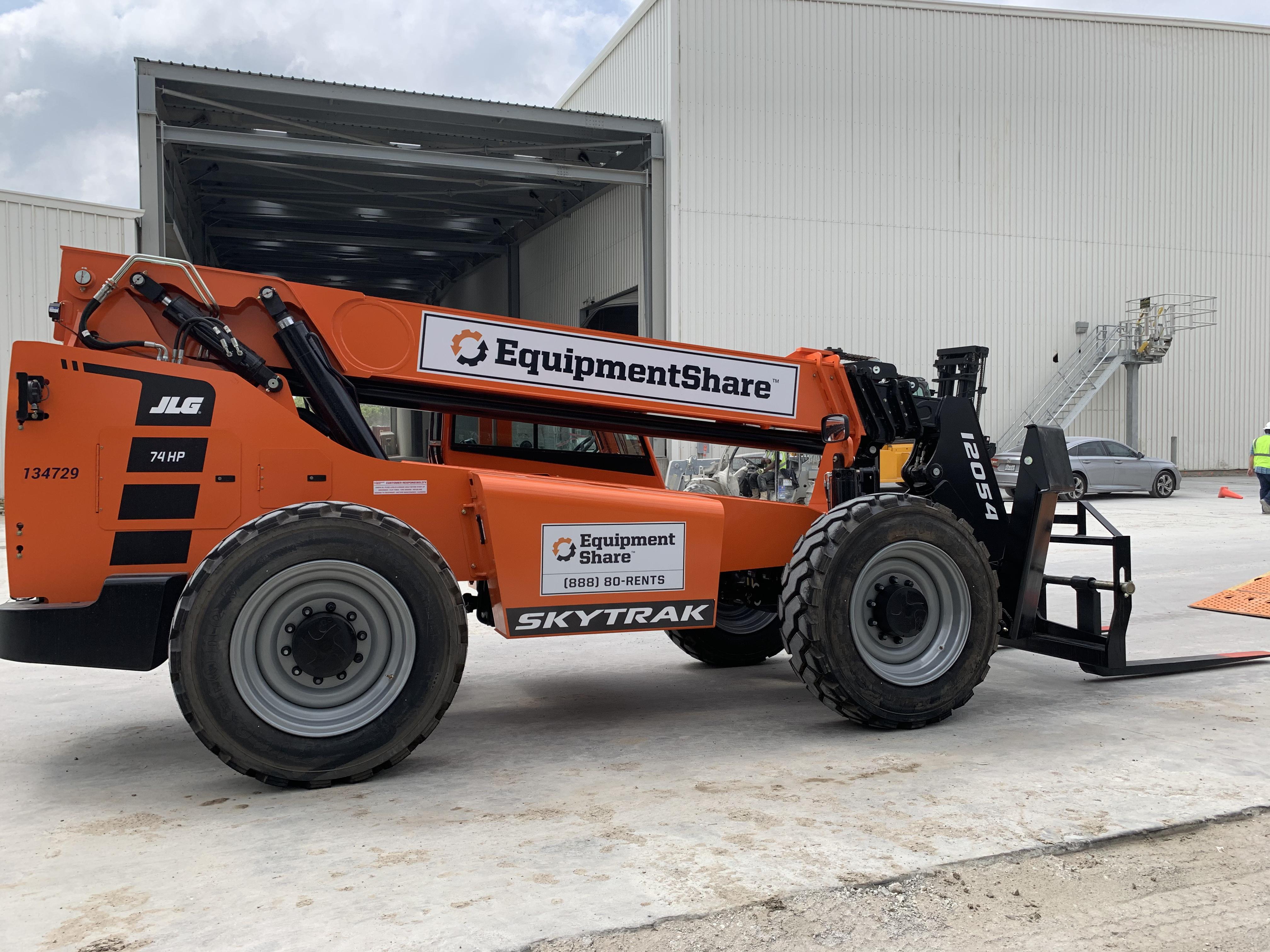 2021 JLG 12054
