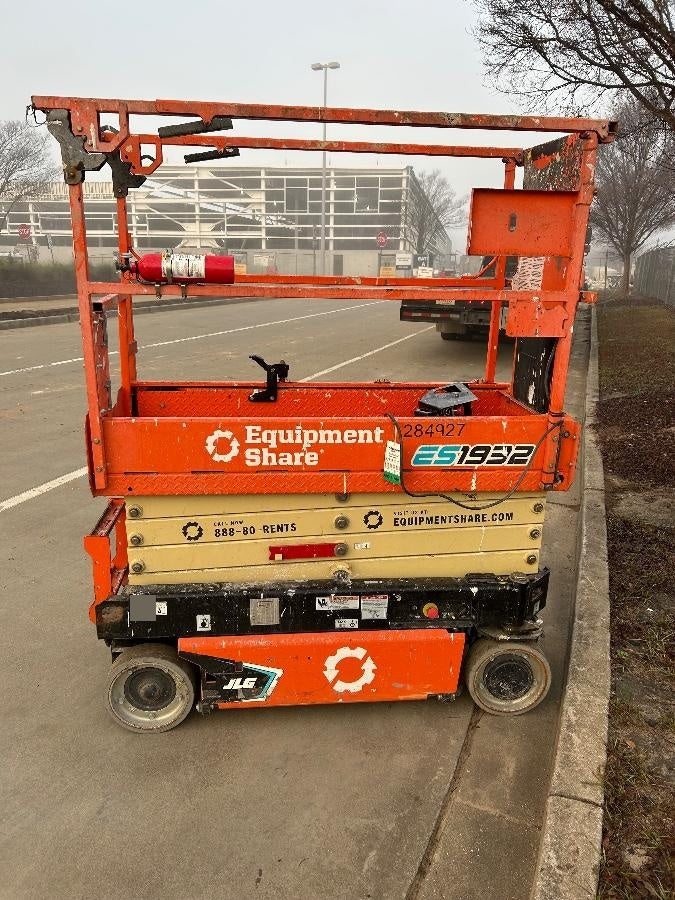 2022 JLG ES1932