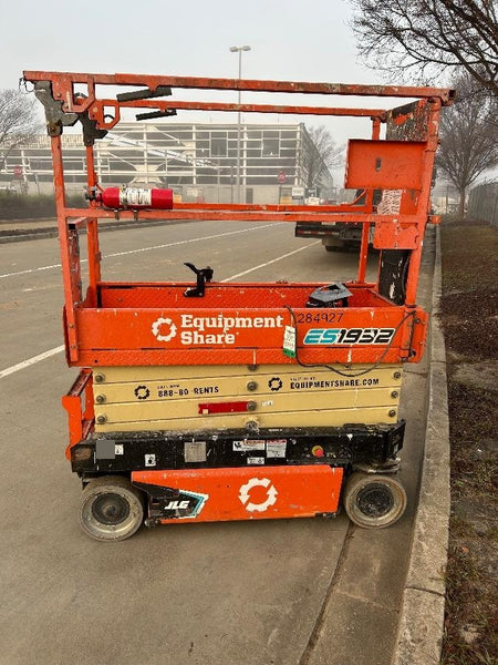 2022 JLG ES1932